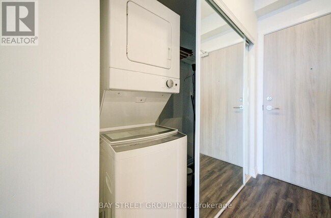 Photo - 75 Canterbury Pl Unit 1509