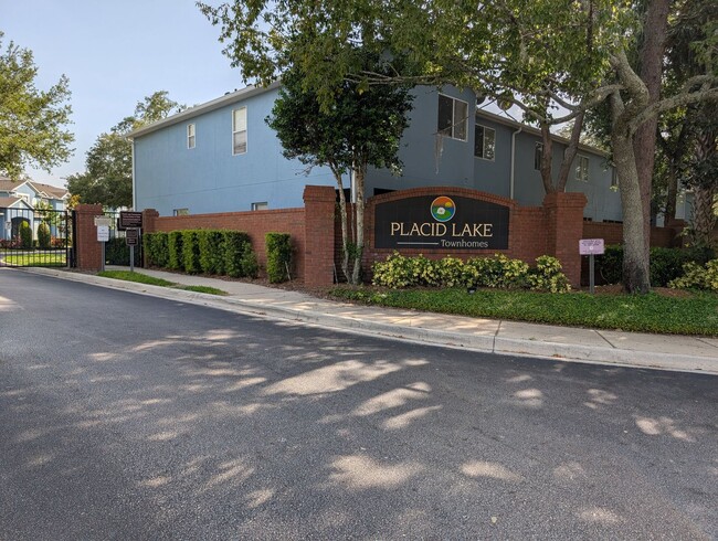 Spacious 2 Bed, 2.5 Bath Townhome in Gated... - Spacious 2 Bed, 2.5 Bath Townhome in Gated...