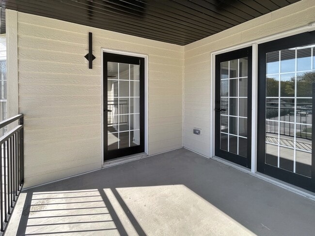 Photo - 209 W Jefferson St