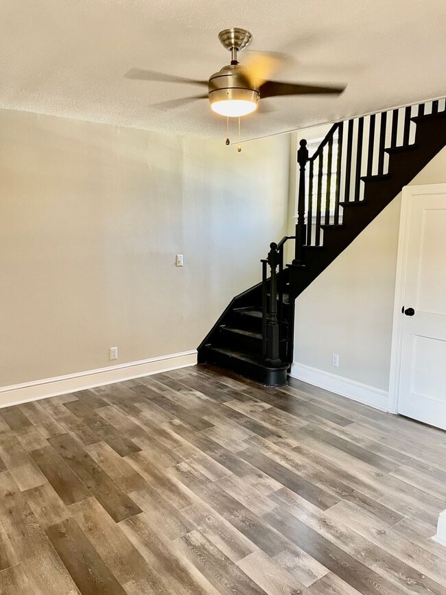 Photo - 49 Radcliffe St Unit B