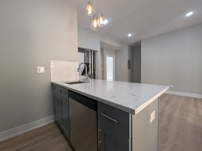 Photo - 440 W Belden Ave Unit 2