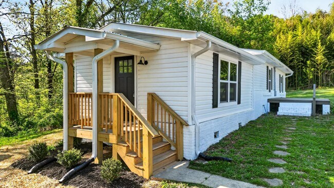 Photo - 155 Bradford Ln