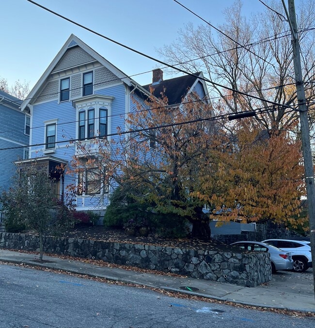 Building Photo - 59 Halsey St Unit 1F