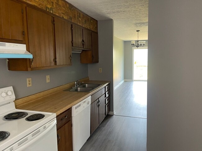 Photo - 1230 Clear Ridge Ln