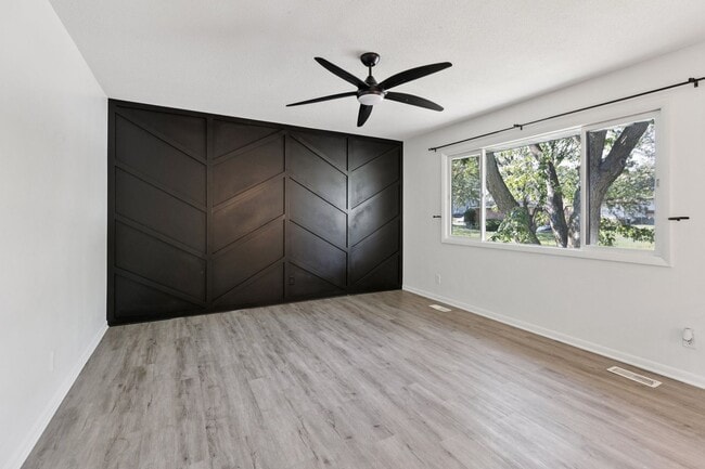 Photo - Updated Lincoln 3 Bedroom!!