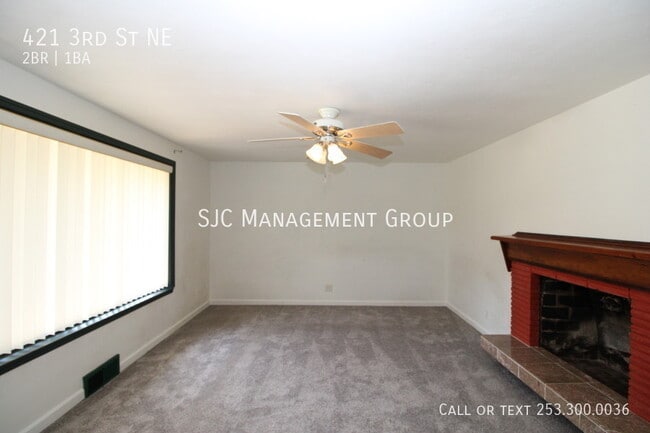 Photo - 421 3rd St NE