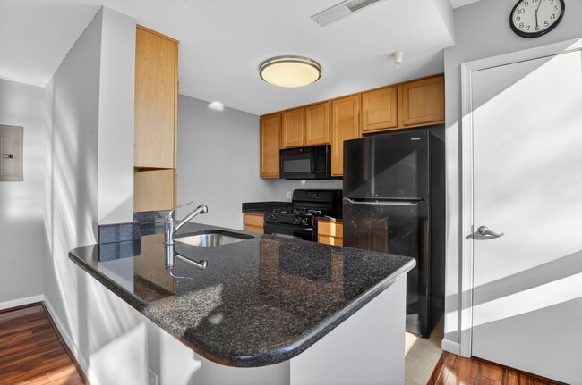 Photo - Spacious Studio w/ Parking Included!