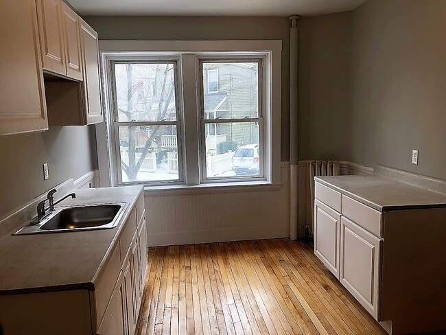 Photo - 269 Huron Ave Unit 2