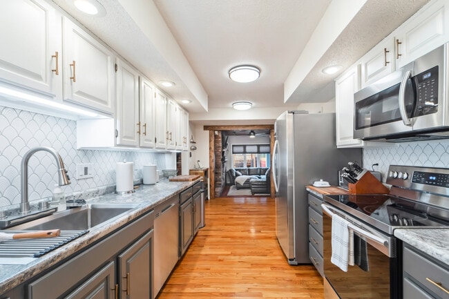 Photo - 6601 Lincoln Ave