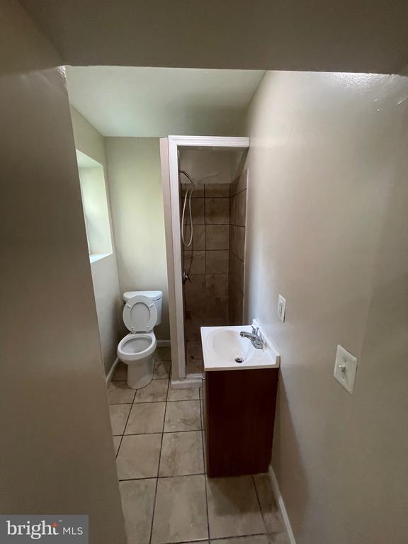 Photo - 5264 Delancey St