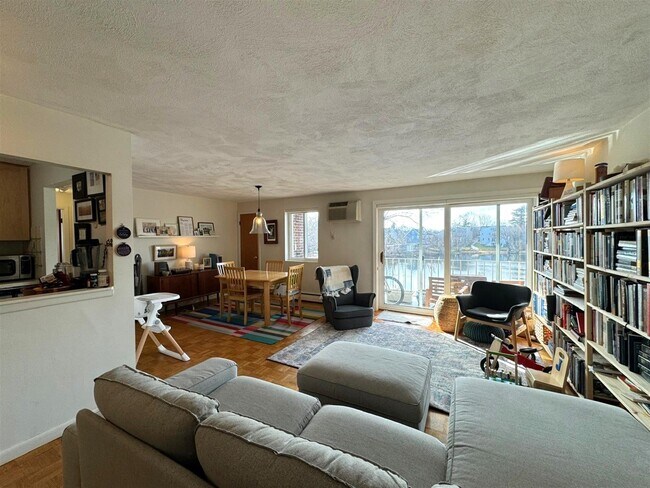 Photo - 20 Hamilton Rd Unit 303