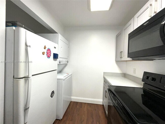 Photo - 10043 Winding Lake Rd Unit 201