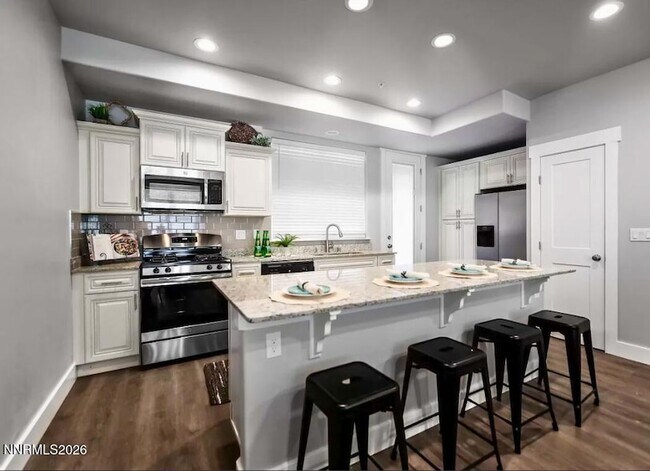 Photo - 770 Bluffs Ct