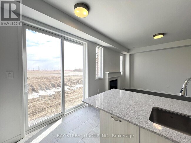 Photo - 127 Leslie Richards St