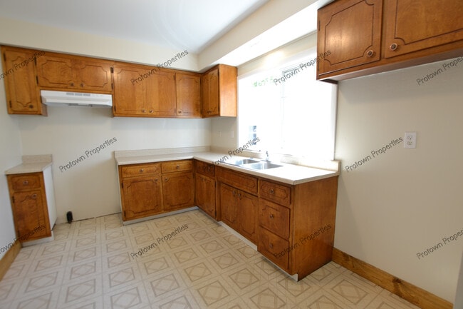 Photo - 617 E Baltimore St