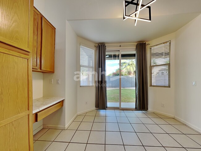 Photo - 837 S Roanoke St