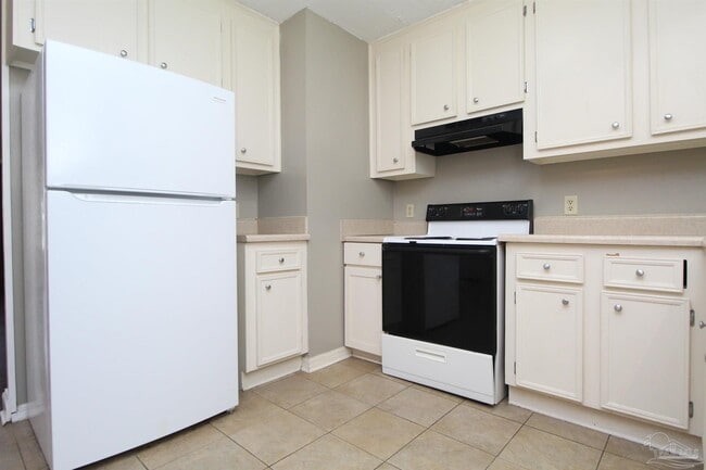 Photo - 7839 Coronet Way