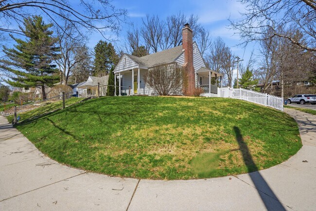 Photo - 1102 Arborview Blvd