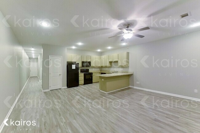 Photo - 2011 Wilson Rd