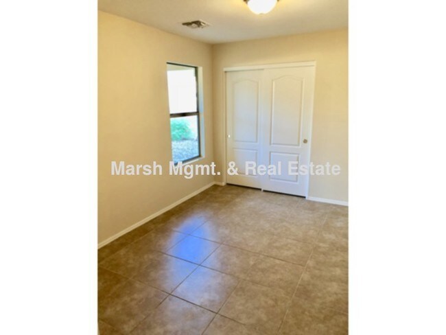 Photo - Very nice 3 bedroom home with a den in Pow...