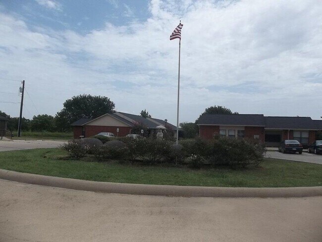 Photo - 502 W. Criner-#502 Unit #502
