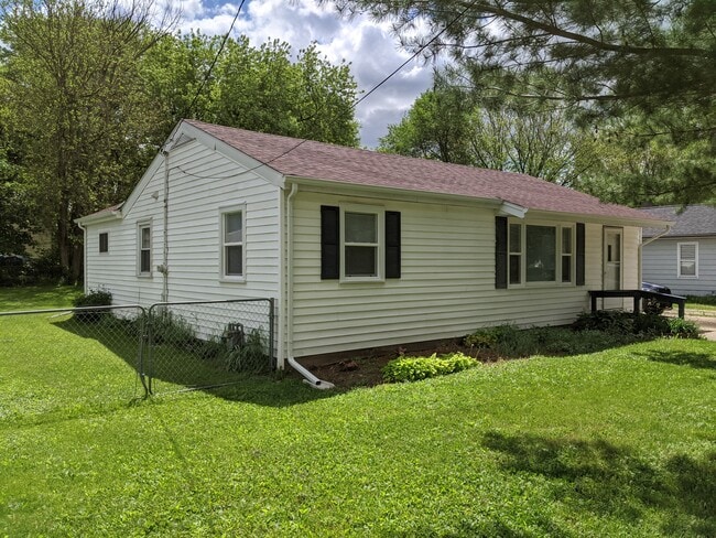 Photo - 1207 Townline Ave