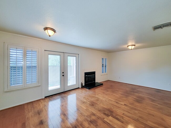 Photo - 418 Garland Dr Unit 122