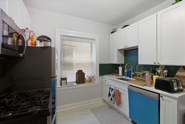 Photo - 1122 N Christiana Ave Unit 2S