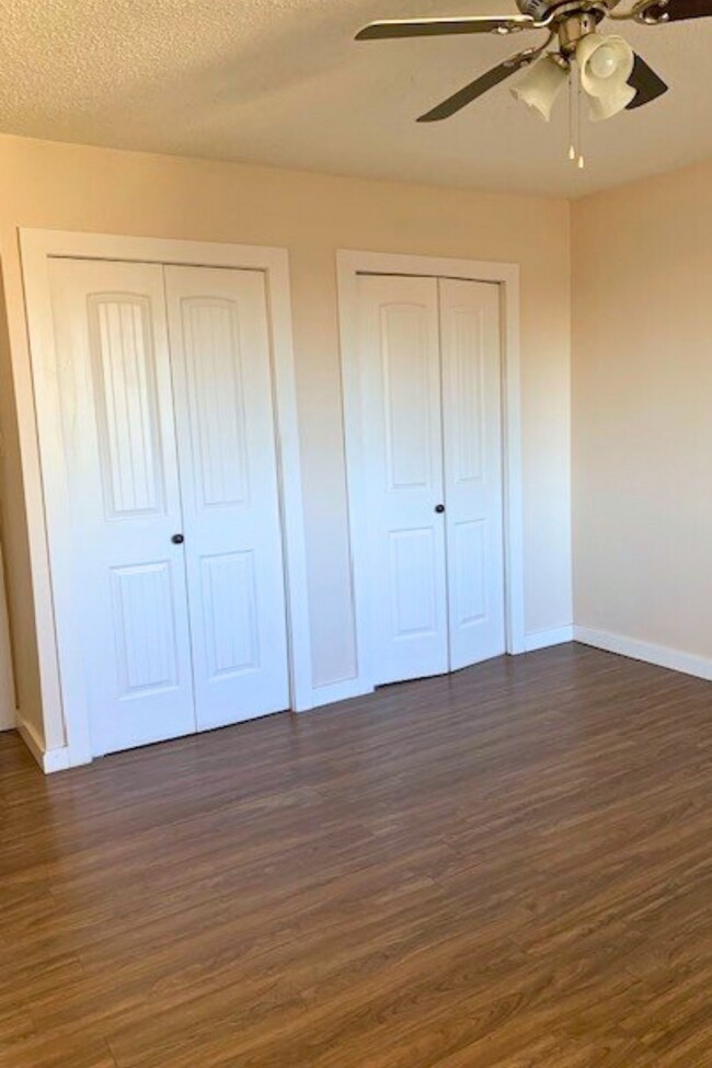 Photo - 10420-10100 100 Ave.