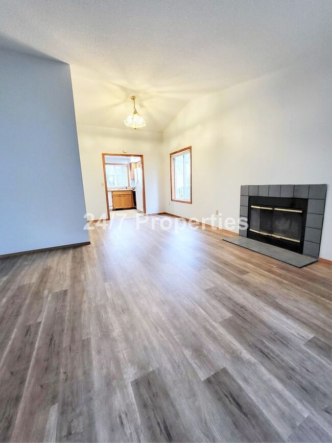 Photo - Updated 3BD | 2BA Home with Garage & Large Deck - Hillsboro