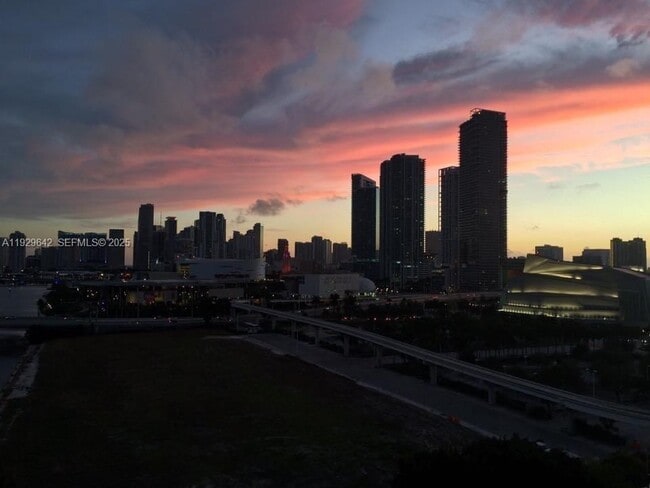 Photo - 555 NE 15th St Unit 14K