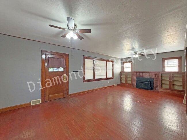 816 E Delmar St