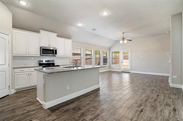 211 Jacaranda Dr