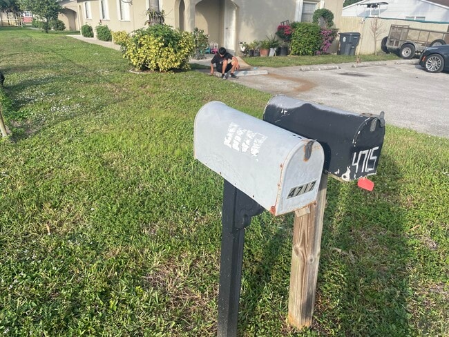 Photo - 4717 Carver St Unit 2