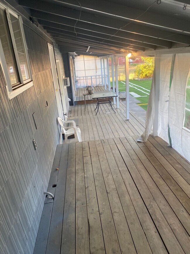 Photo - Cozy Single family home with two car garag...