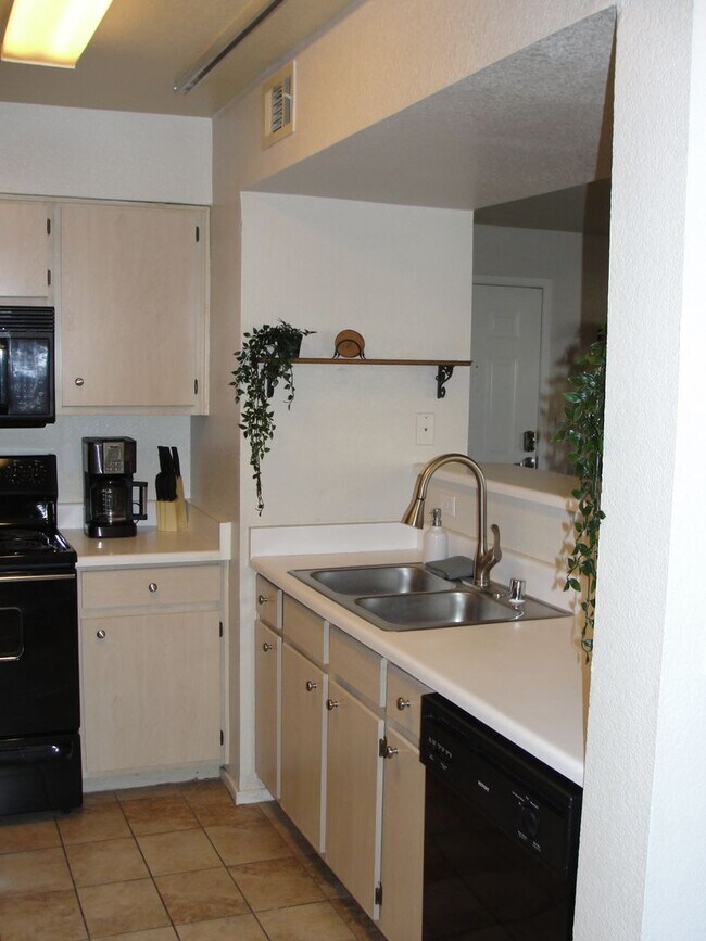 Photo - SUMMERLIN CONDO-FULLY FURNISHED, ALL UTILITIES INCLUDED! Unit 1025
