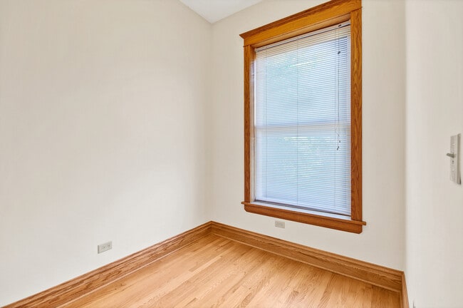 Photo - 1238 N Noble St Unit 3