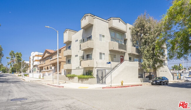 Photo - 22705 Del Valle St Unit 6