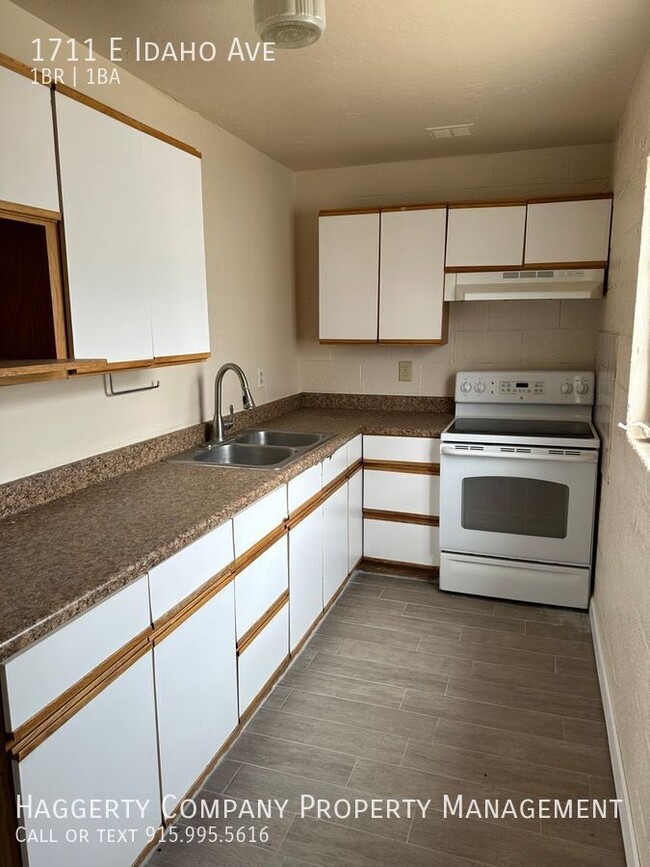 Photo - 1711 E Idaho Ave