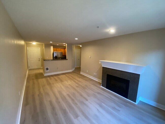 Photo - Queen Anne Condo!!