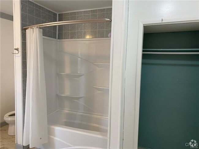 Building Photo - 232 Winslow St Rental