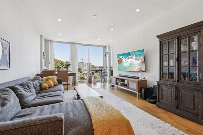 Photo - 915 Hudson Park