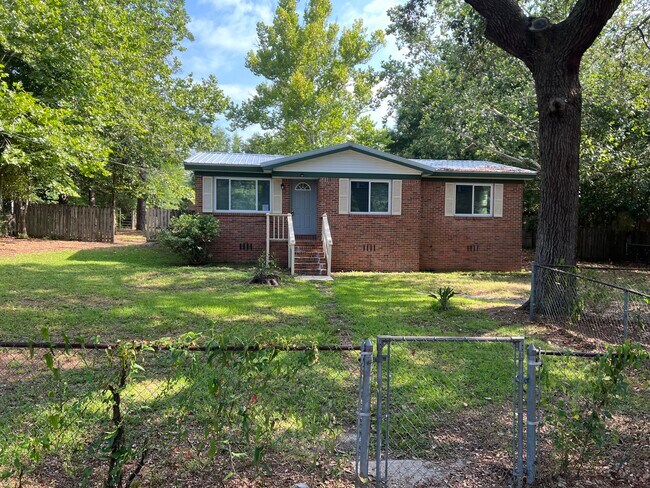 Photo - 197 Willow Ave