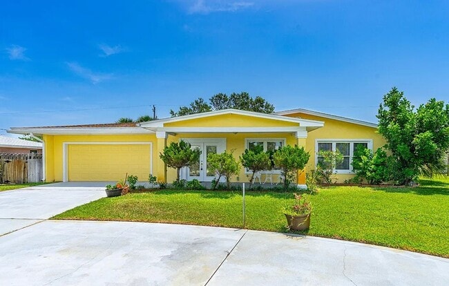 Building Photo - Beachside Living on Riverside Drive | 3 Bed, 2.5 Bath | Solar-Powered Savings