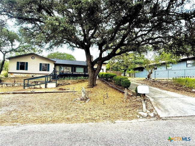 Photo - 103 Crestview Dr House