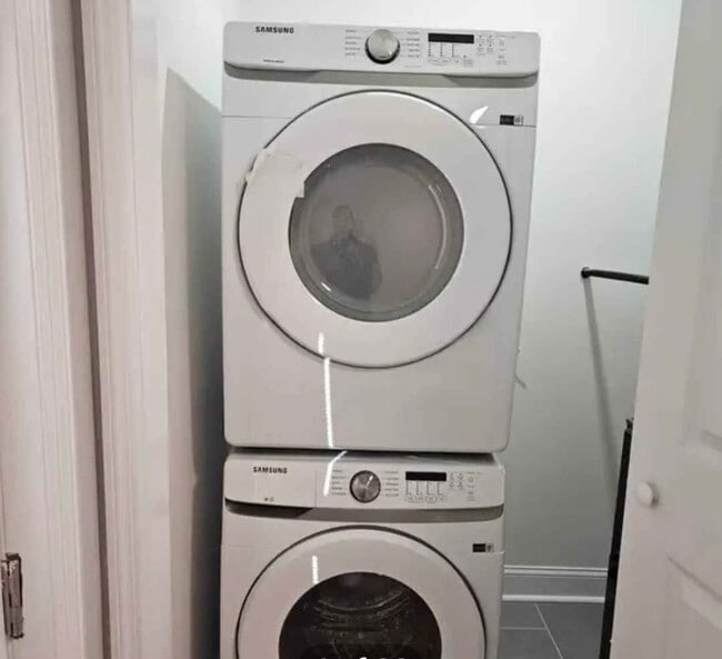 Building Photo - 115 Winslow Pl