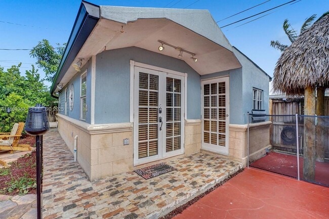 Building Photo - 6300 Flagler St Unit 3