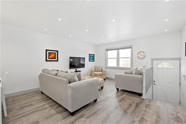 Photo - 236 S Grandview Ave