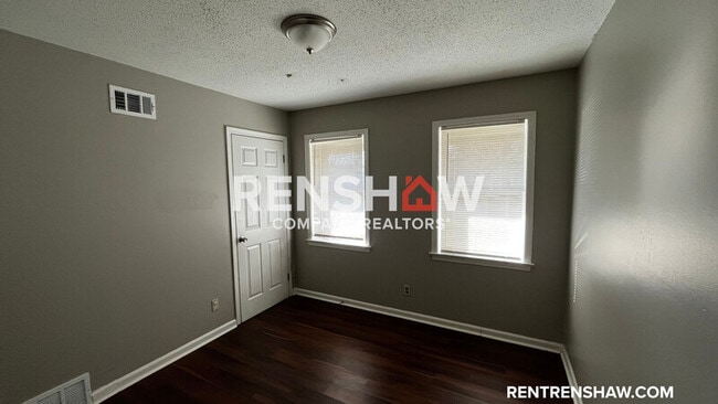 Photo - 2560 Thackery Dr