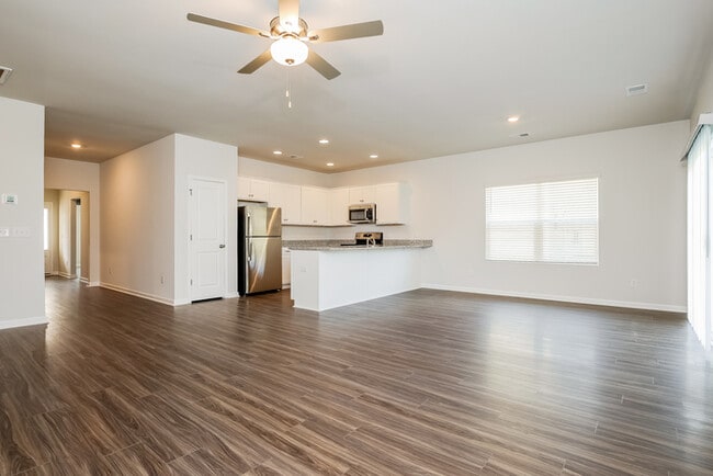 Photo - 263 Clydesdale Cir